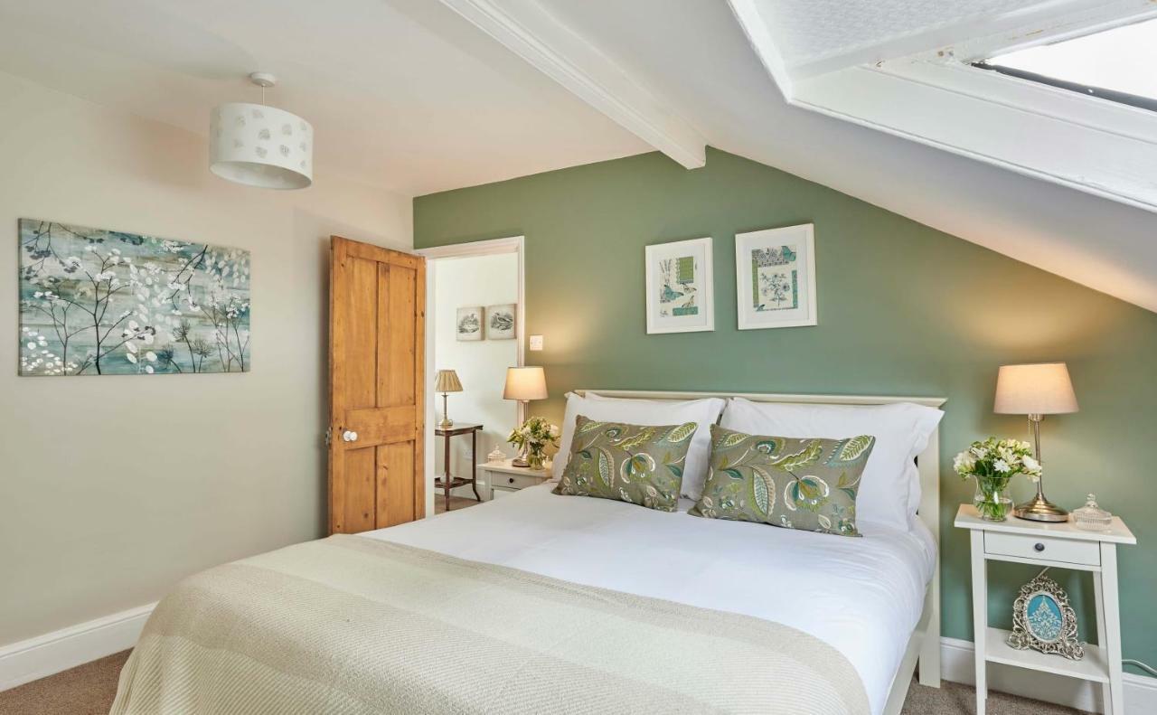 Вилла Harbour House Уитби Экстерьер фото
